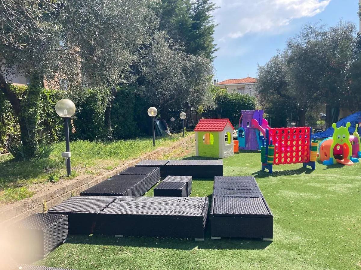 Route77 Hostel Toscolano-Maderno