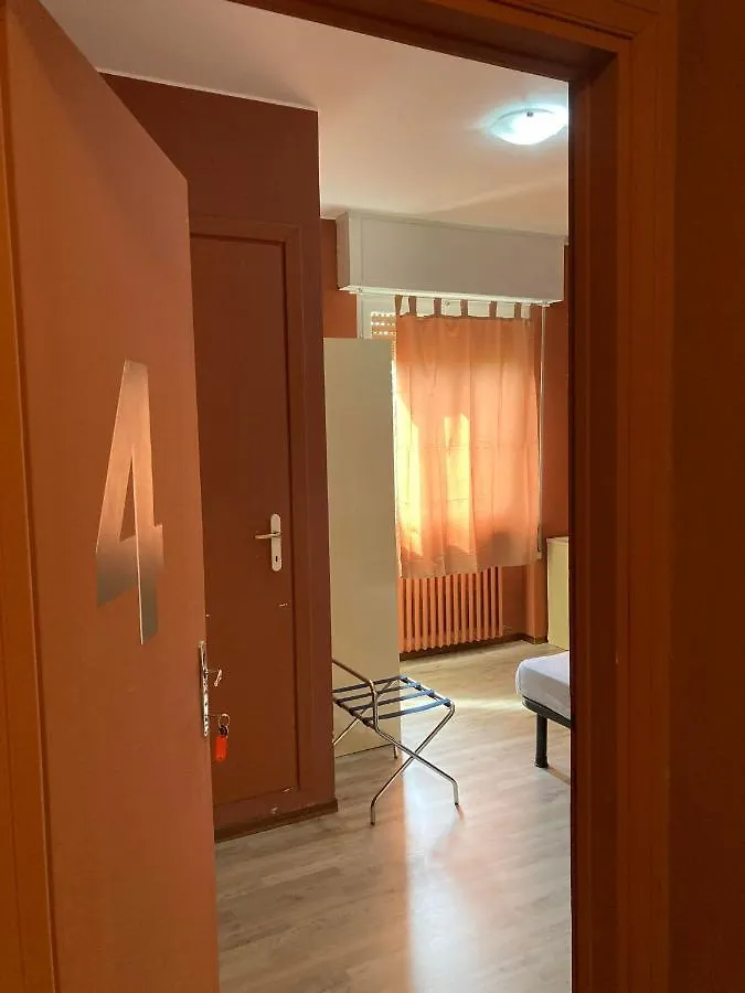 Route77 Hostel Toscolano Maderno